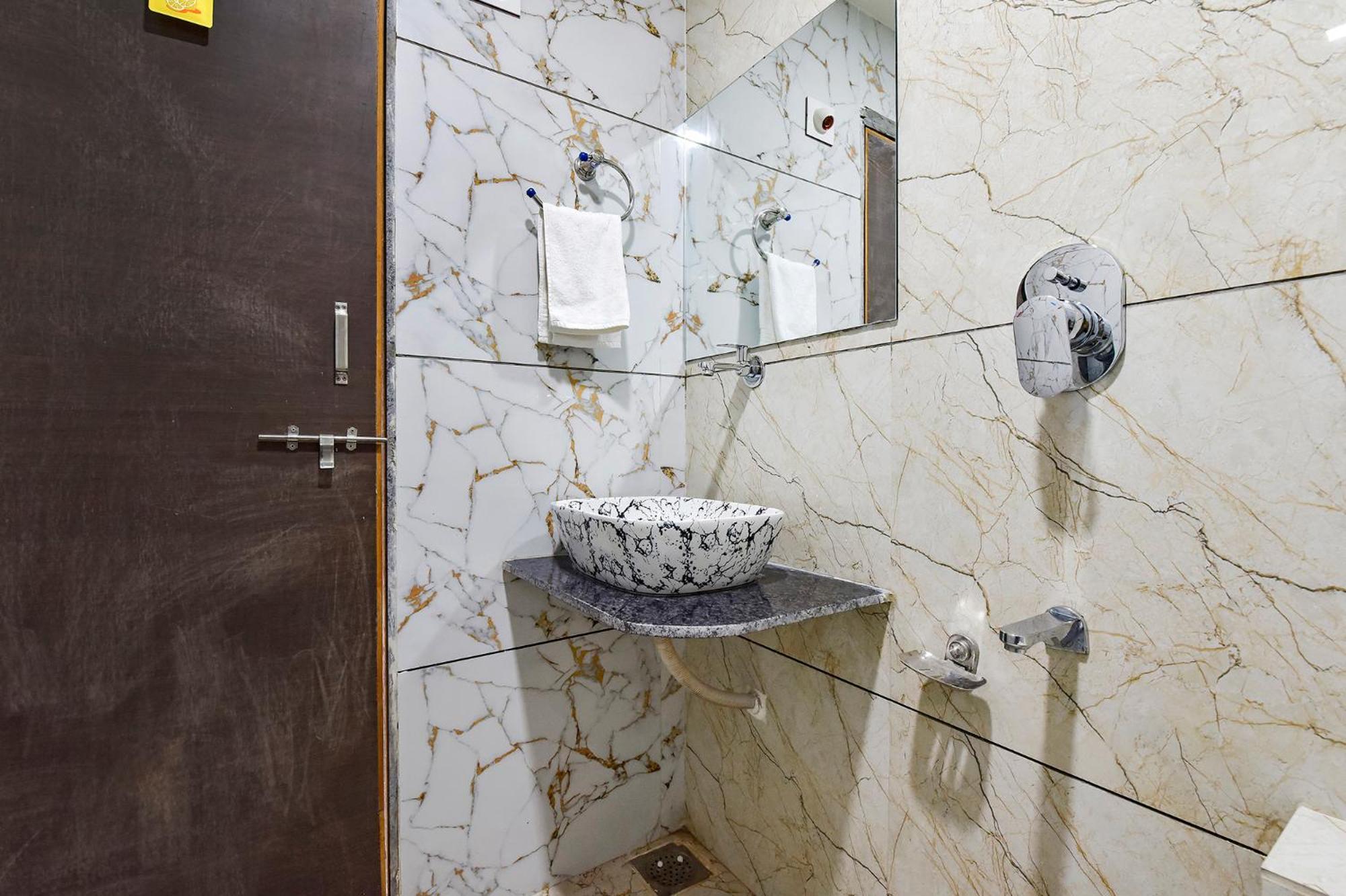 Fabhotel Symphony Grand Ahmadábád Exteriér fotografie