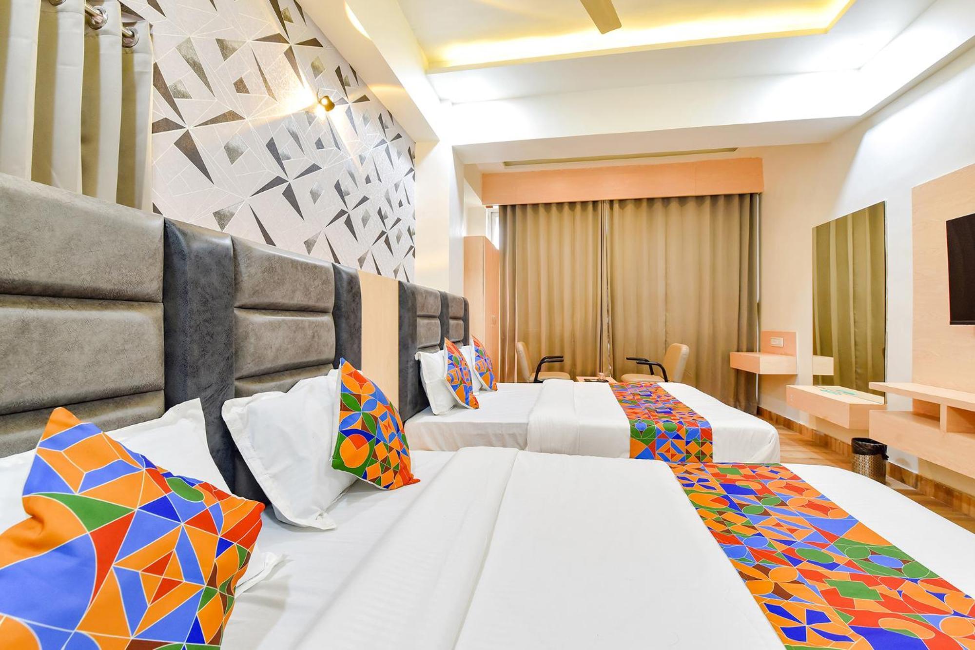 Fabhotel Symphony Grand Ahmadábád Exteriér fotografie